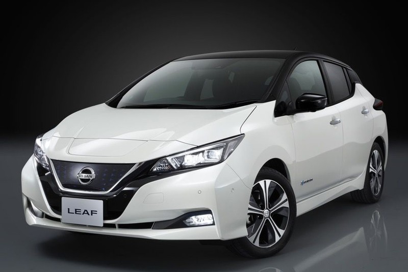 &quot;Soi&quot; xe oto dien Nissan Leaf 2018 gia chi 680 trieu dong-Hinh-5